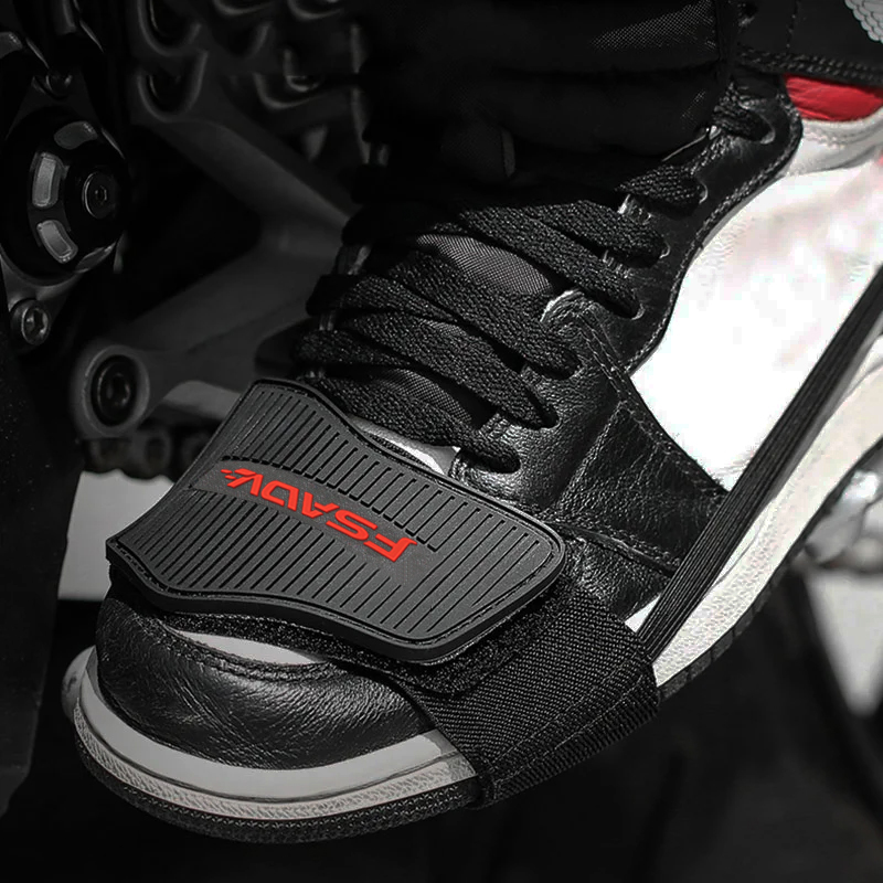 新しいオートバイシフトパッドギアシューズ保護バイクギアシフタ - Motorcycle Gear Boots のレビューと価格